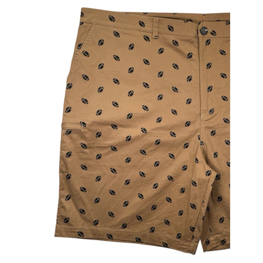 Tackle & Tides Men’s Shorts 44 All Over Football Print Brown Excellent Condition - Picture 3 of 9